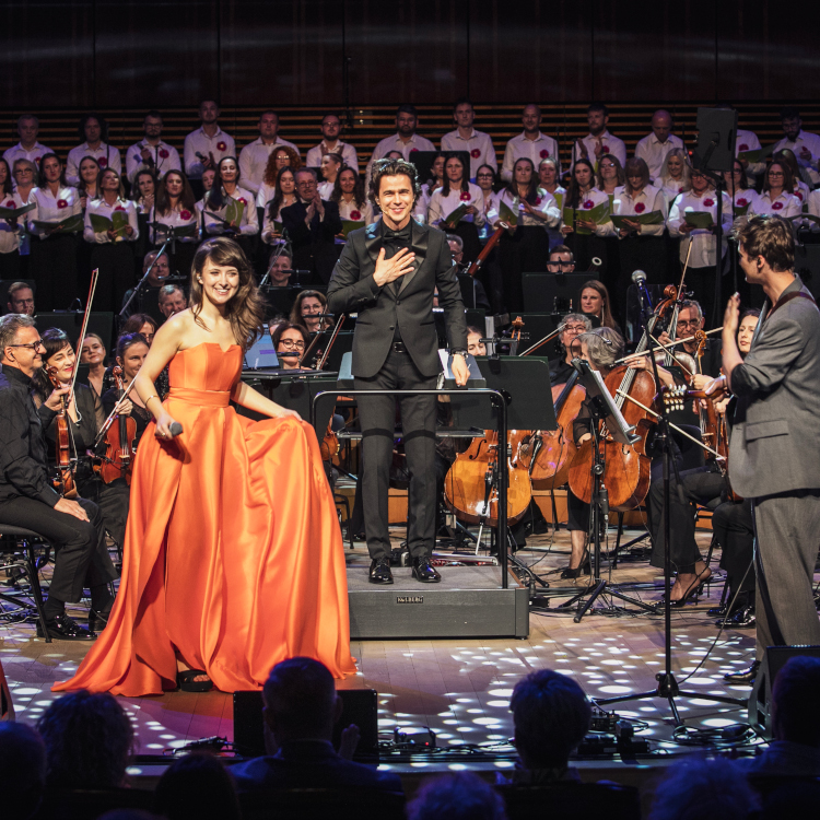 Kwiat Jabłoni and arranger, conductor Patryk Sikora during performance with Polish National Radio Symphony Orchestra in Katowice